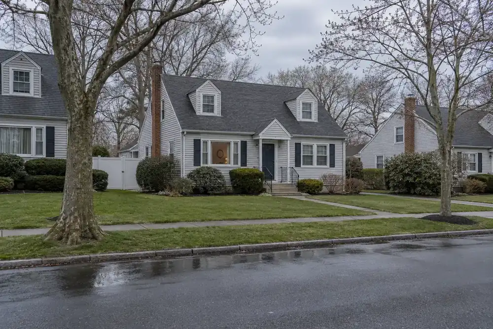 Illustration of a typical residential street in the Seaford, NY area